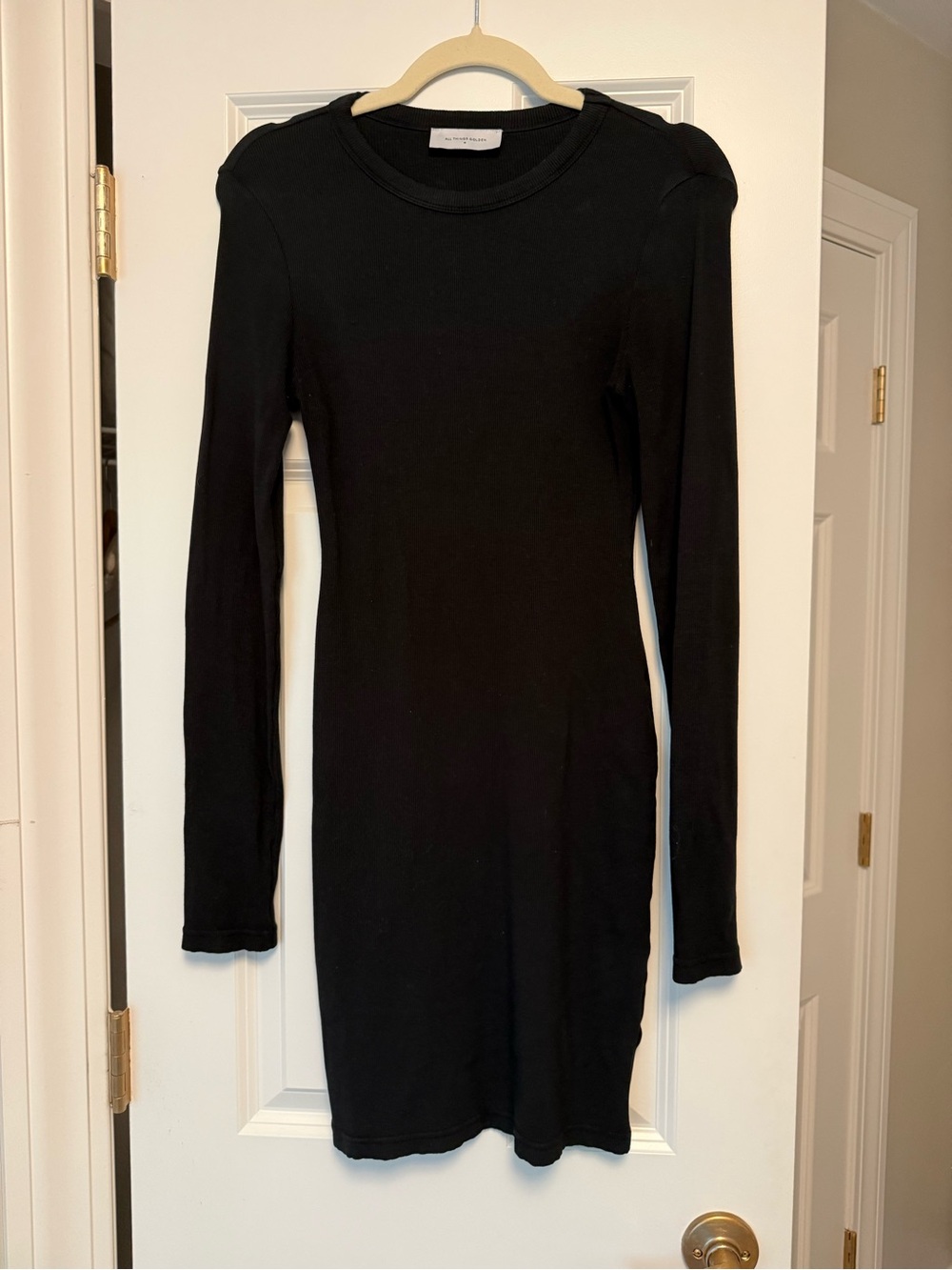 Black Long-Sleeve Slim Crewneck Dress